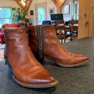 FRYE Women's Sacha Moto Shortie Ankle Boot, Cognac, 7.5 M US